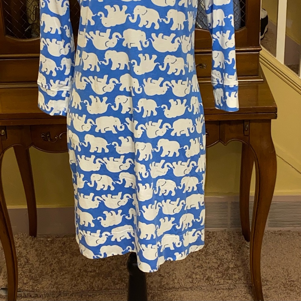 Lilly Pulitzer Blue and White Elephant Dress. - Picture 4 of 13